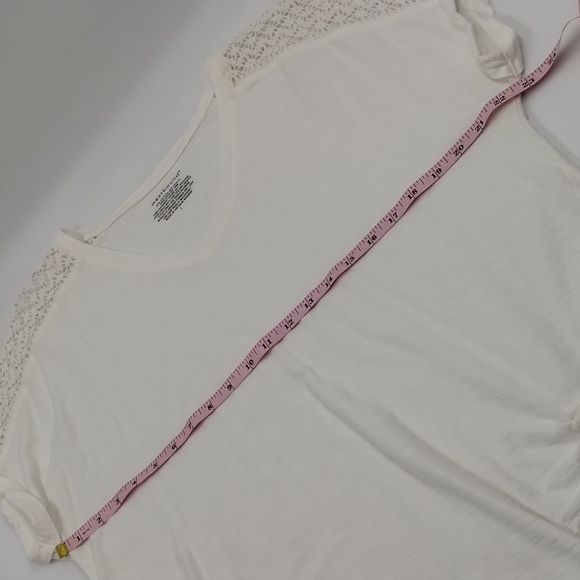 Westbound crochet shoulders heather slub white V-neck tee draw up hem - Picture 7 of 10